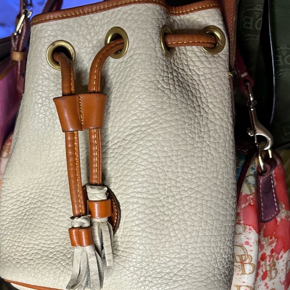 Dooney & Bourke Small Leather Bucketbag w/Callouts W/COA - Picture 2 of 4